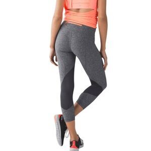 LULULEMON ATHLETICA Pace Rival Crop '22" Size 4